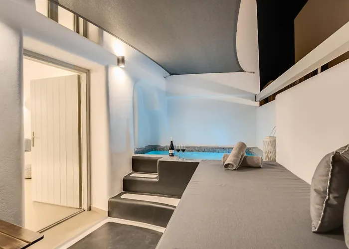 Tiara Suites Santorini